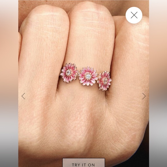 PANDORA Pink Daisy Flower Trio Ring - Picture 2 of 7
